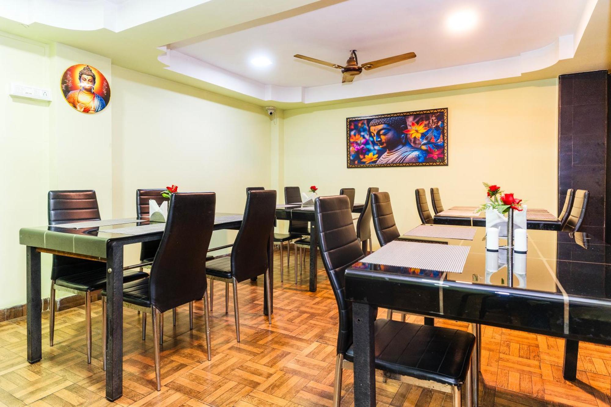 Apples Balaji Inn Siliguri Extérieur photo